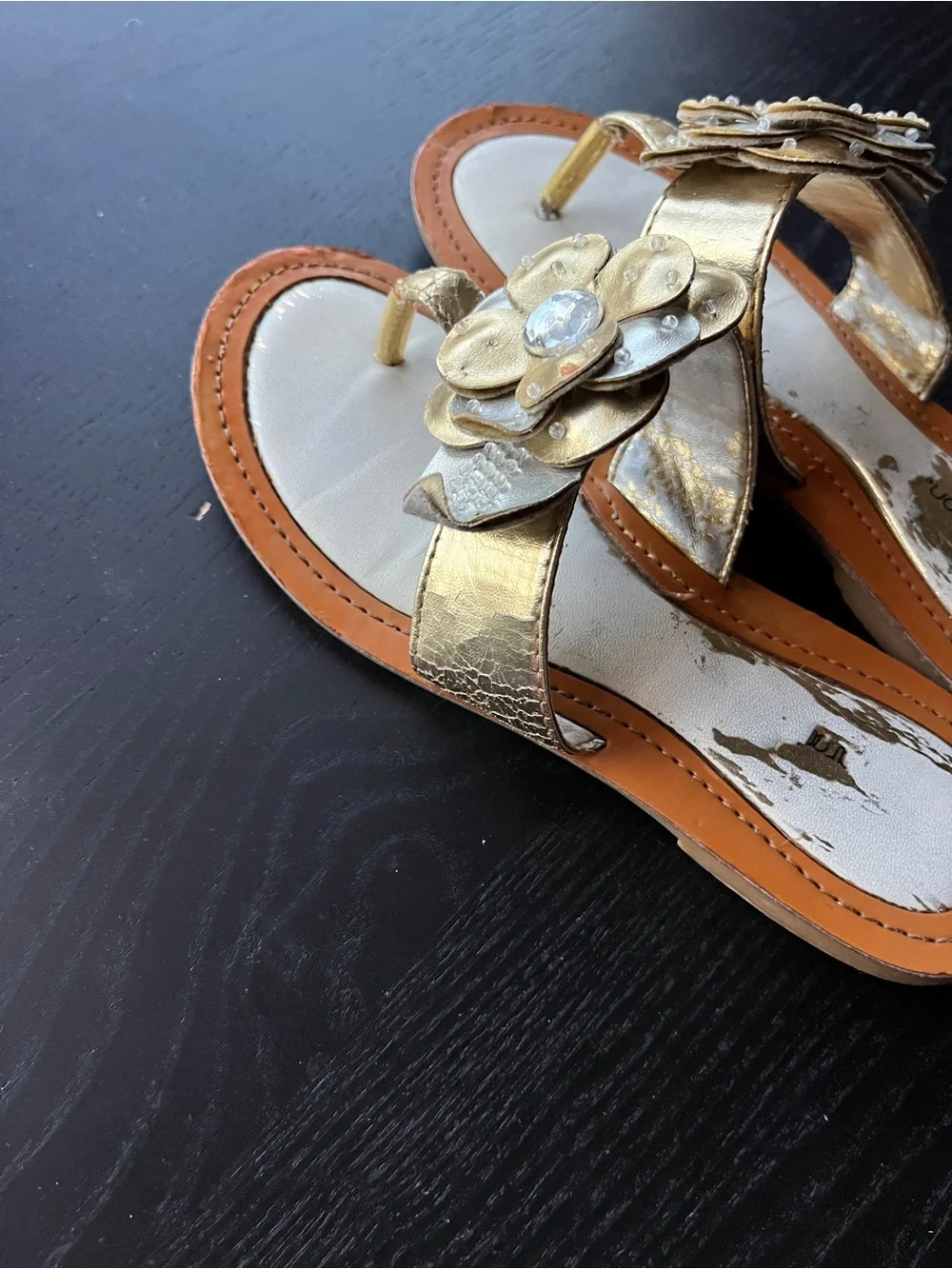 Xhilaration Girls Gold Silver Flower Jeweled Thong Sandals Size 1 Summer
